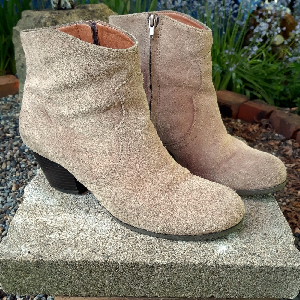 Lucky Tablita suede booties